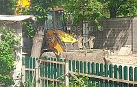 Непредвиденные последствия: тротуар есть — ливнёвка и клумбы уничтожены